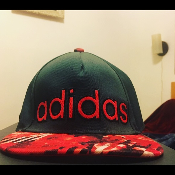 Adidas Snapback hat - Picture 2 of 4